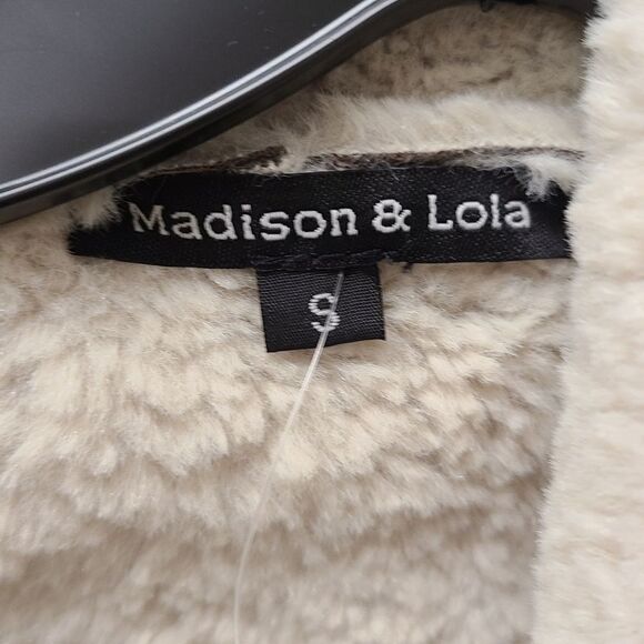 Madison & Lola Sherpa Lined Gray Drape Vest size Small - Picture 7 of 7